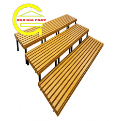 KỆ TRƯNG BÀY 3 TẦNG